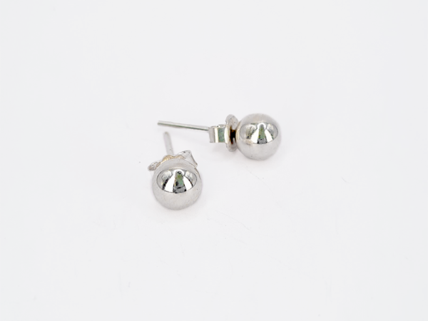 Aretes Pelota Pequeña Lisa. Plata 925